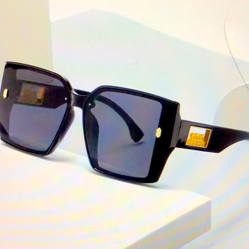 ✅FIRM PRICE✅Large Fashion Sunglasses